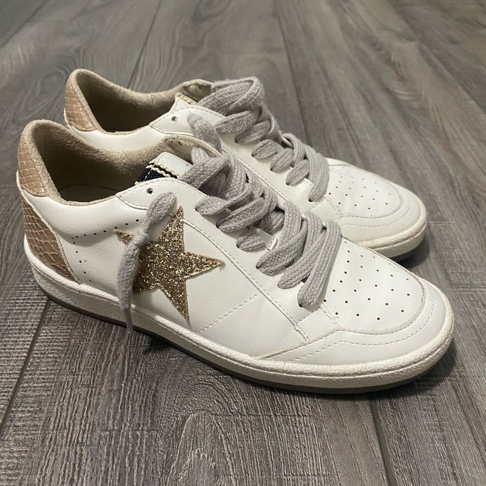 ShuShop White and Gold Star Sneakers